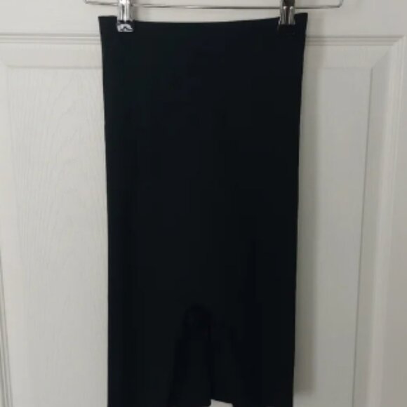 SPANX Thinstincts Black Shorts, Size Small - Picture 1 of 3